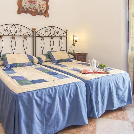 Stunning Home In Villaviciosa De Cordob Holiday home *